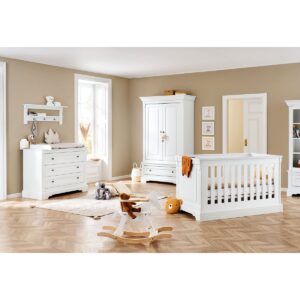 Chambre complète 'Emilia' large, incl. étagère4 pièces : lit bébé, grand meuble à langer, penderie 2 portes, étagère murale