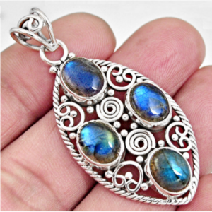 Collier Pendentif “Magie et Harmonie” en Labradorite et Argent 925